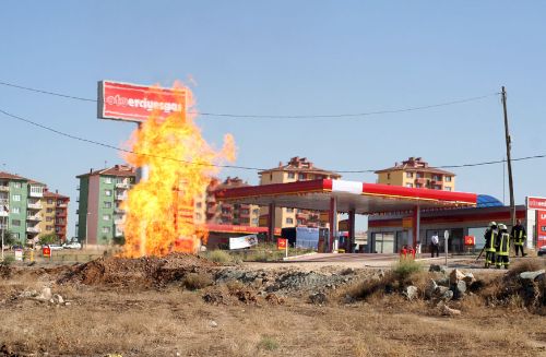 Eskişehir'de doğalgaz çalışmaları sırasında patlama meydana geldi