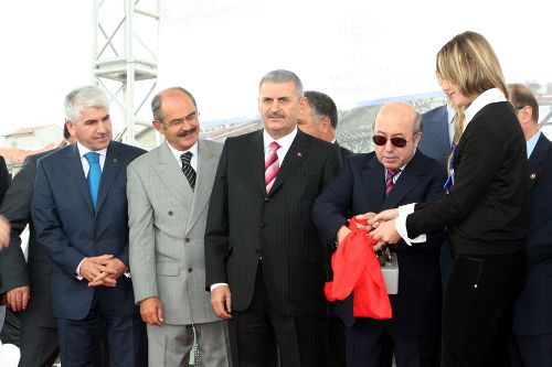 Ulaştırma Bakanı: Hızlı tren damatların pek hoşuna gitmeyecek