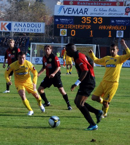 Eskişehirspor: 0 - Ankaragücü: 1 (İlk Yarı)