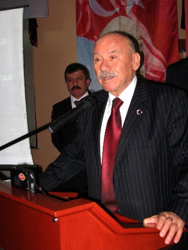 Özbek:Komünistleri bile arıyorum