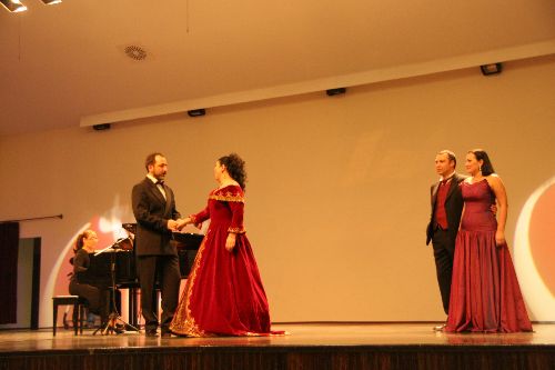 Türk, Kazak ve Kırgız opera sanatçıları birlikte konser verdi