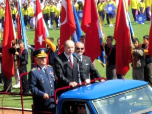 23 Nisan Ulusal Egemenlik ve Çocuk Bayramı Törenlerle Kutlandı.