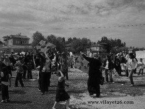 Dinar'da okul öncesi öğrencilerine uçurtma şenliği düzenlendi