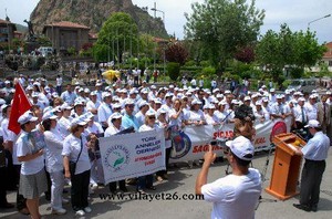 Afyonkarahisar'da, 'Sigarasız Günü' nedeniyle yürüyüş düzenlendi.