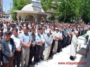 Mavi Marmara gemisinde şehit düşenler için gıyabi cenaze namazı kılındı.