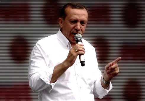 Başbakan Recep Tayyip Erdoğan, "Emeklilik yaşını kısaltarak bu ülkenin anasını ağlattınız." dedi.