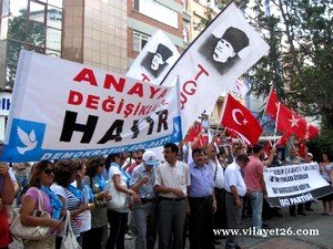 İşçi Partisi ve DSP  'Silivridekilere Özgürlük ve Anayasa Değişikliğine Hayır' yürüyüşü yaptı.