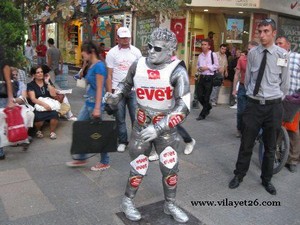 AK Parti İl Başkanlığı'ndan robotlu 'evet'