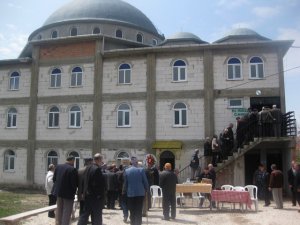 Tavşanlı Hazreti Hamza Camii ibadete açıldı