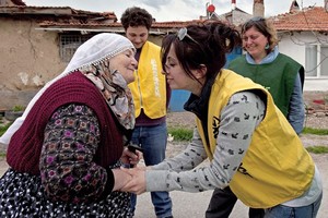 Greenpeace üyeleri: Atık metalin yükünün kaldırılması zor