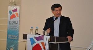 Ahmet Davutoğlu, Eskişehir'de konferansa katıldı