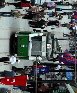 Nostaljik tramvay seferlere başladı.