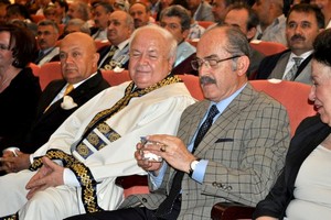 Yılmaz Büyükerşen’den Rektör Prof. Dr. Fazıl Tekin'e su sitemi