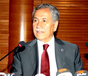 Bülent Arınç, Bursa ile ilgili projelerini basın toplantısında açıkladı.