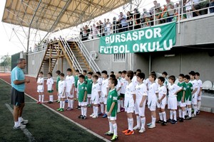 Bursaspor Futbol Okulu, kapılarını açtı