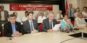 CHP İl Başkanı Erhan Sevimli, 'yemin boykotu'na ilişkin açıklamalarda bulundu.