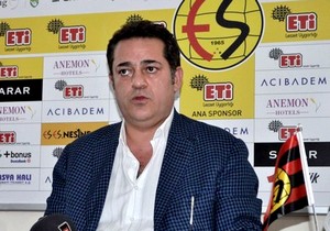 Eskişehirspor, sözleşmeleri askıya aldı.