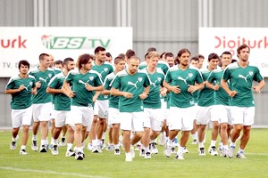 Bursaspor, yeni sezon hazırlıklarını akşam antrenmanıyla sürdürdü