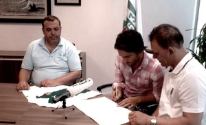 Bursaspor, İbrahim Kaş'la anlaşma imzaladı Hakan'dan vazgeçti