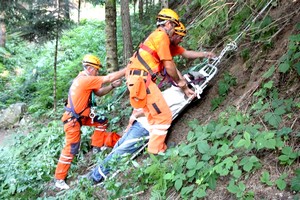 Özel İdare Arama Kurtarma Ekibi'nden nefes kesen yaralı kurtarma tatbikatı