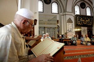 Ulu Cami'de Ramazan hatimlerle bereketleniyor