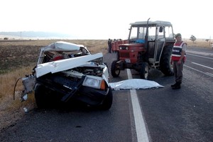 Kütahya'da trafik kazası: 1 ölü, 3 yaralı