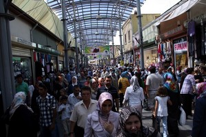 Çarşı pazarda bayram yoğunluğu yaşanıyor