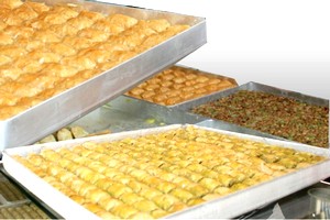 Baklavacılar siparişlere yetişemiyor.