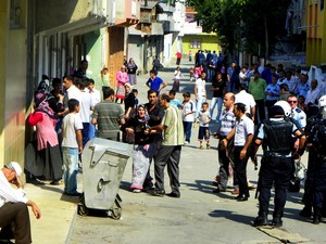 Çocuk kavgasına büyükler karıştı: 3 yaralı