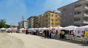 Emniyet yeni üniversitelileri stantlarda bilgilendirdi