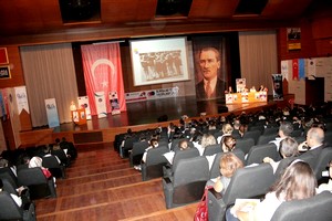 Rehber öğretmenlere ‘uyuşturucu ile mücadele’ semineri