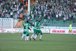 Bursaspor 3 gol ve 3 puanla başladı