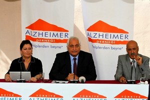 Alzheimer hastalığını anlattılar.