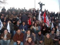 Türk-İş, Kamu-Sen ve KESK üyeleri,Tekel işçilerine destek eylemi yaptı