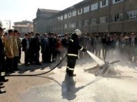 Afyonkarahisar Endüstri Meslek Lisesi'nde yangın güvenlik eğitimi verildi.