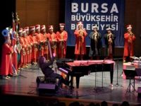 Tuluyhan Uğurlu, mehter takımıyla birlikte sahne aldı