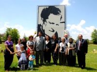 Nazım Hikmet temsili mezarı başında anıldı