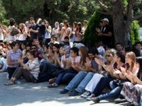 Öğrenciler, Danıştay'ı protesto etti