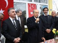 Devlet Bahçeli Koyunhisar Camii'ne 100 bin lira yardımda bulundu.