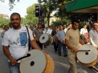 Kütahyalı Ramazan davulcularından şehir turu