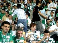 Bursaspor taraftarı iftarını statta yaptı