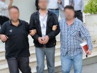 Kavgayı ayırmak isteyen emekli polis öldü