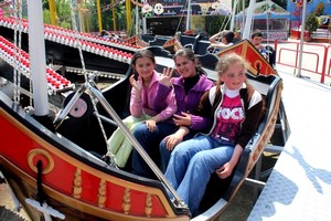 lunaparkta-eglendiler-001.jpg